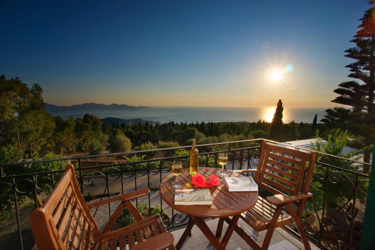 Studios Vrionis Panoramic Sunset Kothréas Exterior foto